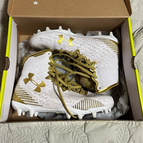 Lacrosse Cleats. White and gold Under Armour Women’s Lax Highlights. - Picture 6 of 15